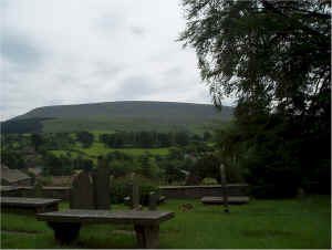 pendle from downham churchyard.jpg (504394 bytes)