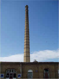 chimney with birds.jpg (78364 bytes)