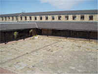 courtyard2.jpg (199311 bytes)