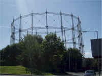 gasometer2.jpg (213523 bytes)