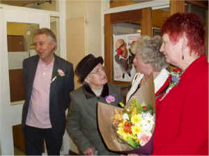 65.Geoff Mum Rita Ger.jpg (166448 bytes)