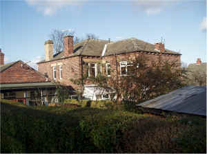 84.Elkingtons big house below.jpg (202673 bytes)