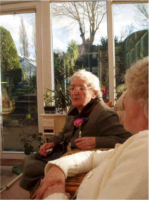 87.Time to go I think says Mum.jpg (204757 bytes)