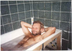 new bathroom.jpg (161730 bytes)