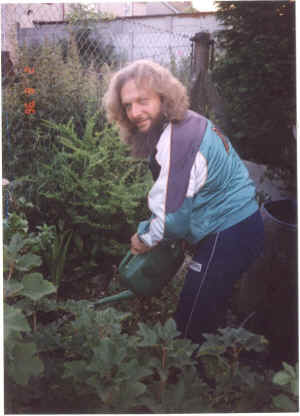 watering.jpg (112090 bytes)