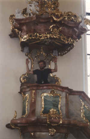 inside.jpg (86377 bytes)